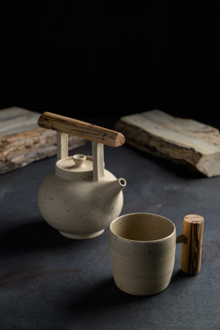 Teapot wood handle design